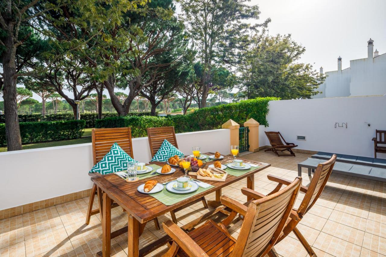 אולוס די אגווה Falesia Beach Villa By The Portuguese Butler מראה חיצוני תמונה