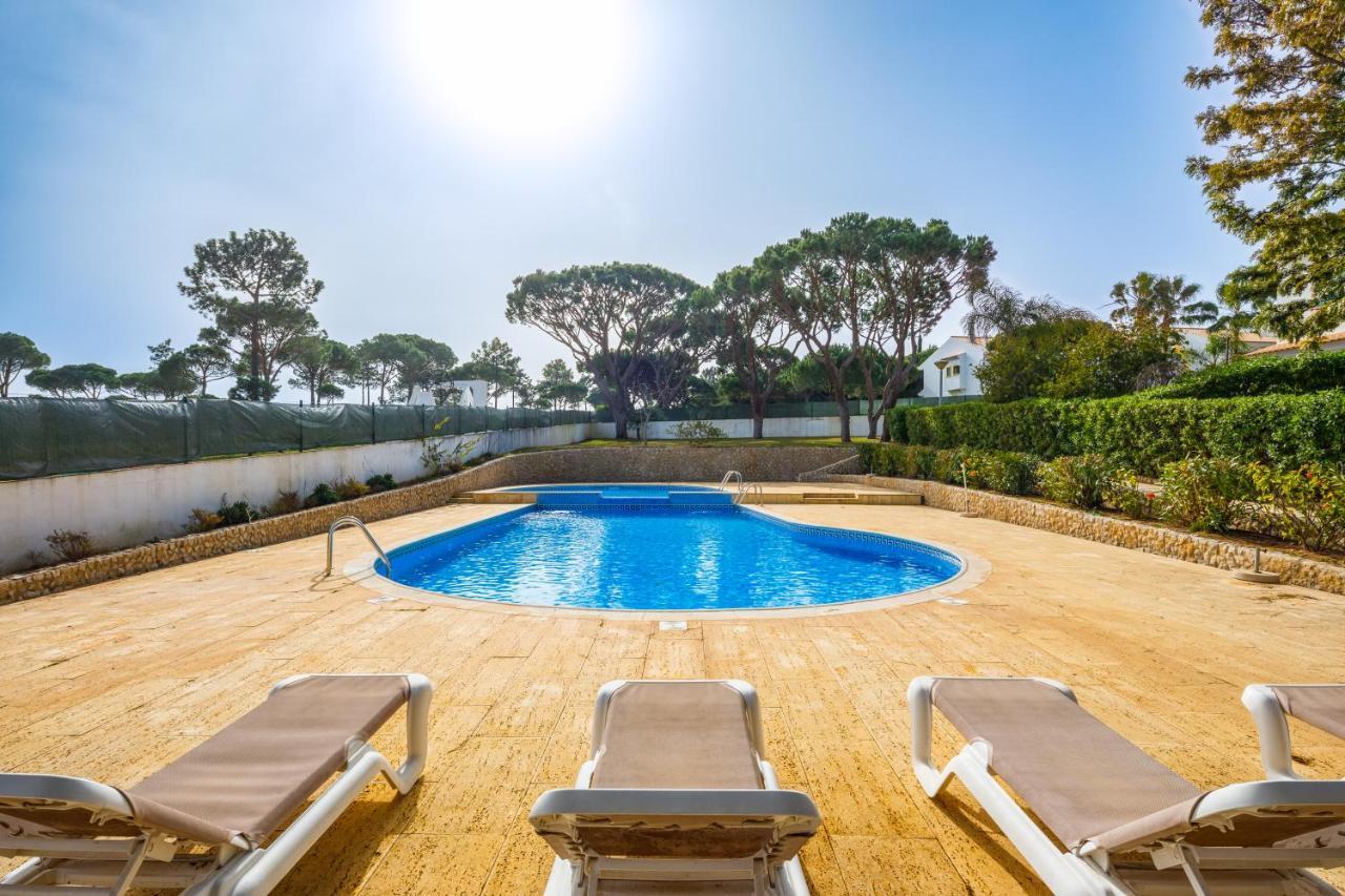 אולוס די אגווה Falesia Beach Villa By The Portuguese Butler מראה חיצוני תמונה